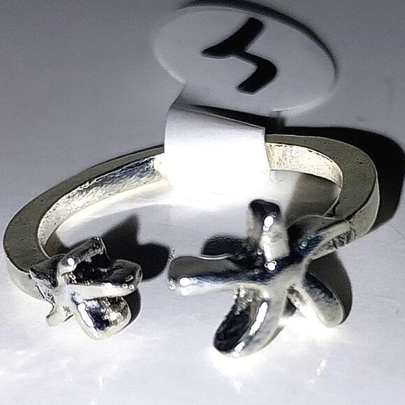 Vintage silver tone ring size 4 - Picture 1 of 4